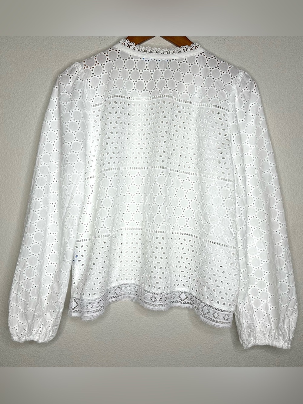 J.McLaughlin White Eyelet Lace Cotton Blouse L Pintuck Button Front Boho Cottage - Picture 8 of 11